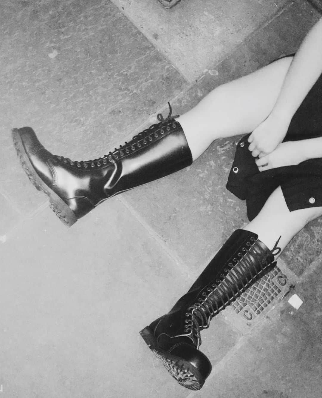 のインスタグラム：「The Original Steel Cap Boot- this is the Gripper, 20 eyelets worth of Leather Boot. Algender.⁠ ⁠ Available online and in our London store.⁠ ⁠ ⁠ ⁠ #UndergroundEngland #UndergroundShoes #Undeground #SteelToe #SteelToeBoots #SteelCaps #SteelCapBoots #LaceUpBoots #algender」