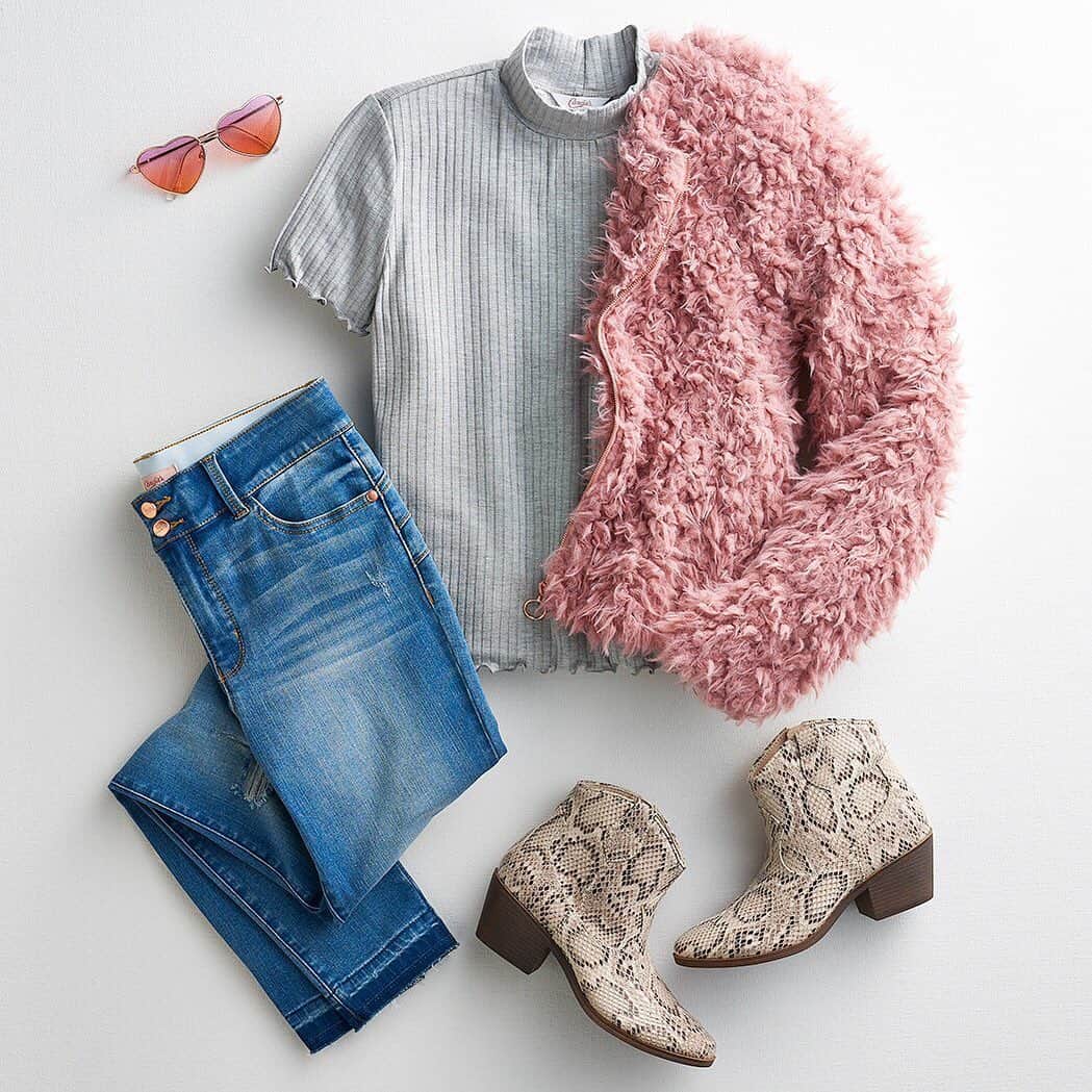 ロック&リパブリックのインスタグラム：「It’s Wednesday. This jacket is pink. Coincidence? Definitely not. #KohlsFinds #ootd」