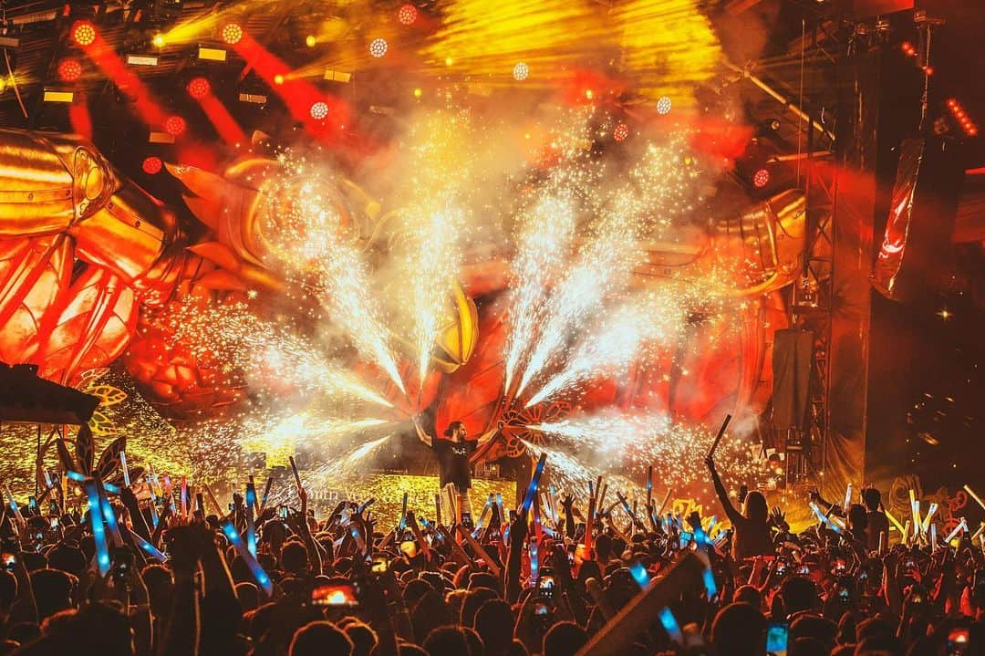 Dimitri Vegas & Like Mikeさんのインスタグラム写真 - (Dimitri Vegas & Like MikeInstagram)「We made our bird fly last night」9月5日 1時14分 - dimitrivegasandlikemike