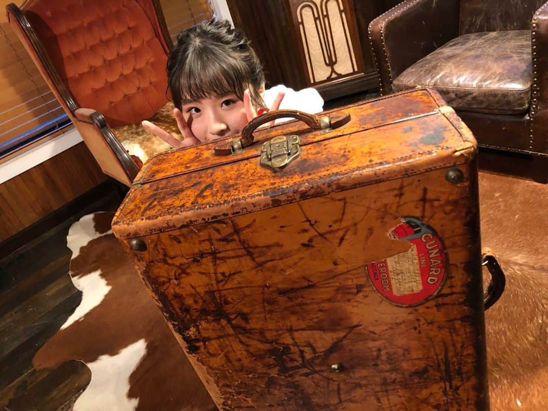 南端まいなのインスタグラム：「フォトブックの衣装チラ見せ( ¨̮ ) 9月25日発売の1stシングル「セツナイノチ」ぜひぜひ予約してくださいっ！☆ #南端まいな #セツナイノチ #フォトブック」