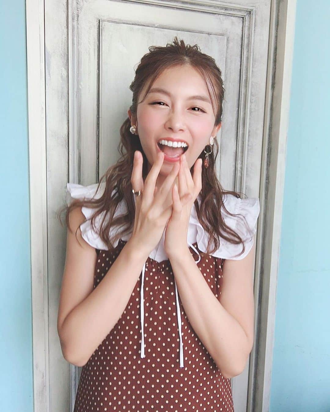 麻衣愛のインスタグラム：「笑顔が1番💕 笑顔向けられると釣られて笑っちゃう☺️ #smile #hair #hairarrange #笑顔 #笑ってるの見ると #つられる #zara #deicy」