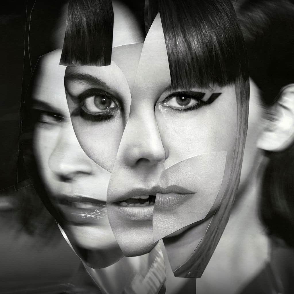 コートニー・バーネットのインスタグラム：「congrats to buds @sleater_kinney for makin this glorious album🖤🖤🖤 ”The Center won’t hold” out now via @milkrecords & @momandpopmusic」