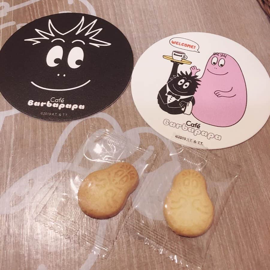 LeTRONC ルトロンさんのインスタグラム写真 - (LeTRONC ルトロンInstagram)「【Café Barbapapa ラゾーナ川崎プラザ店 / 神奈川・川崎】﻿ .﻿ フランス生まれの人気キャラクター #バーバパパ の世界観にひたれるカフェ「Café Barbapapa」がラゾーナ川崎プラザの2階にあります🍽﻿ ﻿ バーバパパをモチーフにしたオリジナルメニューがたくさんあり、大人も子供も楽しめるカフェです🎪✨﻿ ﻿ インパクト抜群の「コットンキャンディソーダ」はバーバパパにみたてたピンクの綿菓子にソーダをかけて召し上がれ。あっという間に溶けるので動画撮影もお忘れなく🎥﻿ ﻿ もうひとつ暑い日にピッタリなのが、和歌山県産の自然栽培レモンと千年蜜でつくられた"奇跡のレモンジュース"を使った「奇跡のレモンスカッシュ」🍋プルプルしたレモンゼリーとレモンピールがとってもさわやか🍹﻿ ﻿ ぜひ遊びに行ってみてくださいね😋﻿ .﻿ 📍神奈川県川崎市幸区堀川町72-1 ラゾーナ川崎プラザ 2F﻿ .﻿ 📷写真・情報提供：@mg_tokさん﻿ 素敵な投稿をありがとうございます✨﻿ .﻿ \ 一緒にルトロンInstagramを盛り上げませんか？🙋‍♀️ /﻿ #ルトロン で素敵なおでかけ体験をシェアしてくれる方を大募集しています♪投稿内容は、Instagramで紹介させていただきます☺️﻿ .﻿ ルトロンのアプリはAppStore、GooglePlay「ルトロン」で検索！﻿ .﻿ #letronc #japanese_food #kawasakicafe #cafebarbapapa #barbapapa #バーバパパカフェ #カフェバーバパパ #コットンキャンディソーダ #奇跡のレモンスカッシュ #わたあめ #レモンスカッシュ #スイーツ #スイーツ部 #スイーツ巡り #スイーツ好きな人と繋がりたい #インスタ映え #インスタ映えスイーツ #神奈川カフェ #川崎カフェ #カフェ #カフェ巡り #カフェスタグラム #神奈川グルメ #川崎グルメ #グルメ #グルメ女子 #グルメ巡り #ラゾーナ川崎」8月21日 18時01分 - letronc.m