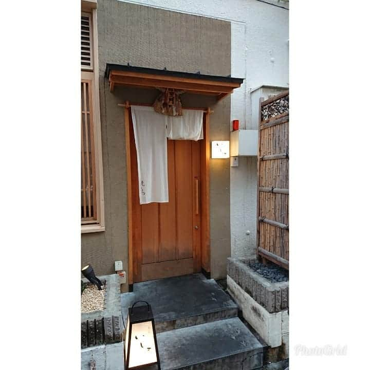 高井俊彦さんのインスタグラム写真 - (高井俊彦Instagram)「【あの名店へ✨】 昨夜はー。 福島にある『鳥匠 いし井』さんに連れて行ってもらいました😃✌️ ミシュラン1つ星の名店✨  出てくるもの全て見た目も味も抜群過ぎました‼️ 特に僕が美味しかったのが、ねぎまと手羽先🎶 ジューシーで上質な鳥の脂が口の中に広がりました☺️ 自分でもこんな名店に行けるように頑張ります👍  先輩ありがとうございました⤴️⤴️⤴️」8月21日 9時56分 - takai_toshihiko