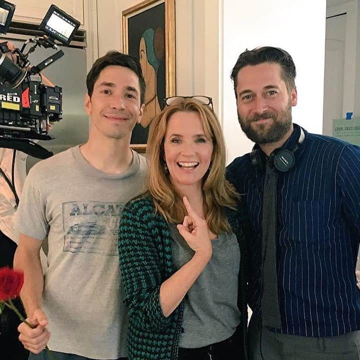 リー・トンプソンさんのインスタグラム写真 - (リー・トンプソンInstagram)「#Repost @justinlong with @get_repost ・・・ As a movie-loving child of the 80’s, I was introduced to Lea Thompson, our guest on today’s episode of “Life Is Short” (link in bio), at the age of seven and immediately fell in love. Years later I would work with her and come to know and respect her on a professional level (on @ryaneggold’s “Literally, Right Before Aaron” -3rd pic) and I would be forced to suppress that seven year old “Back To The Future”-obsessed kid because, well frankly, it would’ve gotten weird. On today’s episode, unfortunately for Lea, I can’t contain that kid and he’s on full awkward display. Fortunately for him and for me and for all of you, Lea was such a good sport - unbelievably gracious and honest and very very funny. Hope you all enjoy Lea and hearing me geek the F out.  Thank you @justinlong you are awesome and I was honored to talk with you. Take a listen guys  We say a lot of funny things.」8月21日 10時09分 - lea_thompson