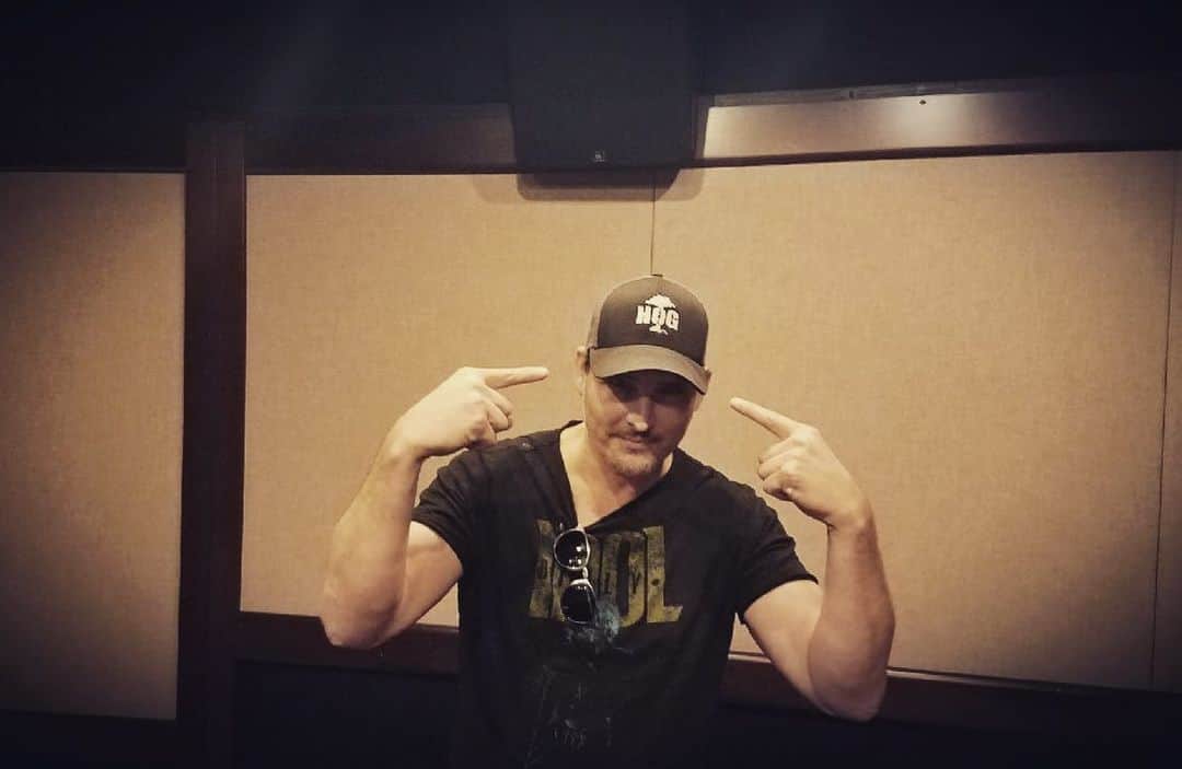 のインスタグラム：「My buddy is a Cancer Survivor and uses his band to raise money for Fighters 4 Life. An organization that helps Cancer Fighters.100% of proceeds go to www.fighters4life.org  Check em’ out! @handofgiantsofficial」