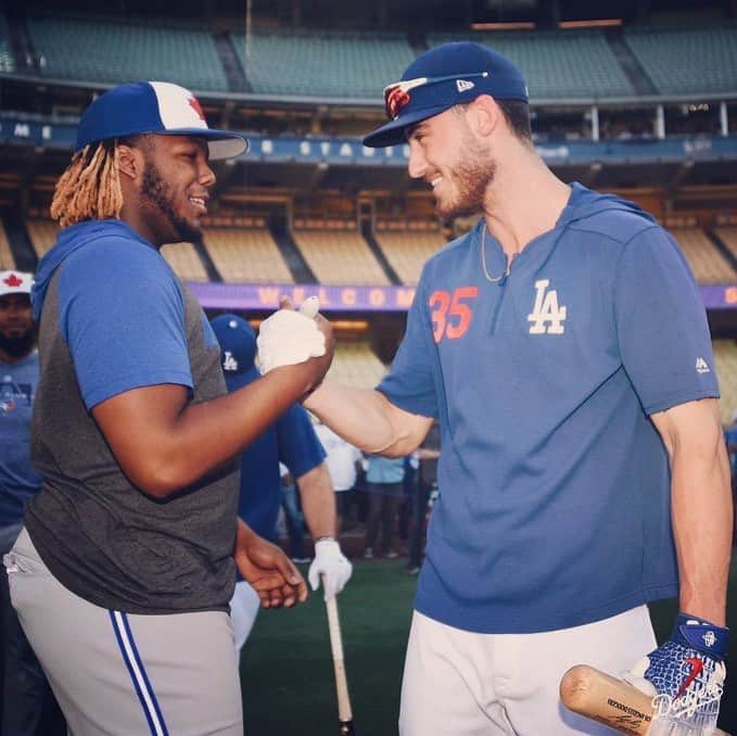MLBさんのインスタグラム写真 - (MLBInstagram)「______ will end up with more career homers? 🤔 📷: @dodgers」8月21日 10時44分 - mlb
