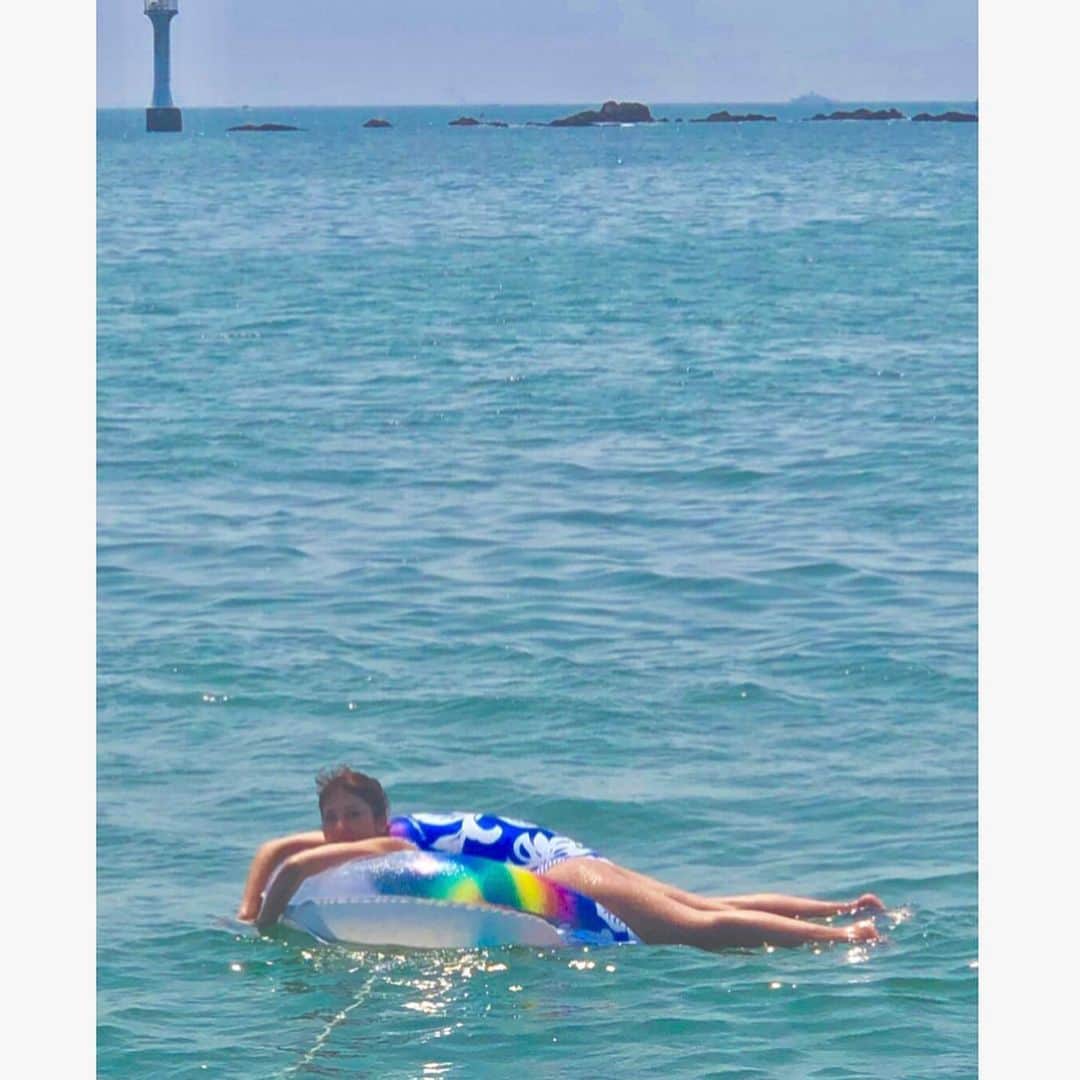 神谷麻美さんのインスタグラム写真 - (神谷麻美Instagram)「#海 ❤🌊❤ #美黒 みす☀️🌈 #日焼け ☀️⚠️こんな黒くないよ🧖🏼‍♀️ #残暑 お見舞い申し上げます💓🌴💓」8月21日 11時10分 - asamice428