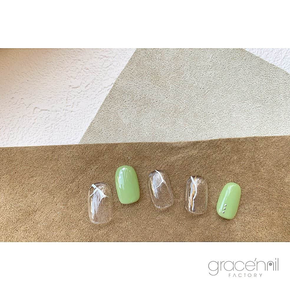 gracenailfactoryさんのインスタグラム写真 - (gracenailfactoryInstagram)「______ . new design by 松村 @gracenailfactory_chiho . . . #nail #nailsalon #naildesign #nailart #gel #gelart #gelnail #ネイル #ネイルデザイン #ネイルアート #ネイリスト #大阪ネイルサロン #グレースネイルファクトリー  #大人ネイル #人気ネイル #大阪ネイル  #堀江ネイル  #四ツ橋ネイル #シンプルネイル #ショートネイル  #秋ネイル #カジュアルネイル #ニュアンスネイル#gf_chihonail」8月21日 11時26分 - gracenailfactory