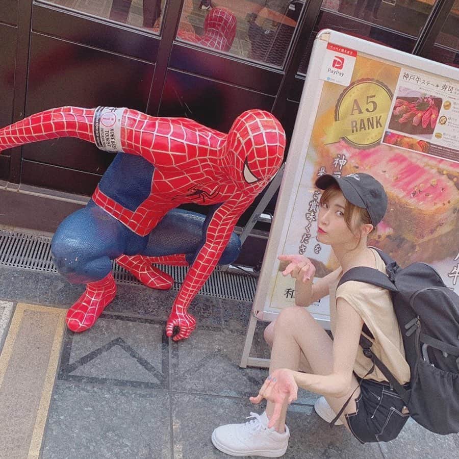 うちだゆうほさんのインスタグラム写真 - (うちだゆうほInstagram)「この前大阪行った時の写真が﻿ たくさんあるからちょろちょろ載せよっと﻿ ﻿ スパイダーマンに喧嘩売ったら﻿ 妹に絶対負けるわって言われてた🤔﻿ ﻿ #スパイダーマン #spiderman #flakerecorords #hm #camper #camperjapan #カンペール #超楽しそう」8月21日 11時33分 - uchidayuho
