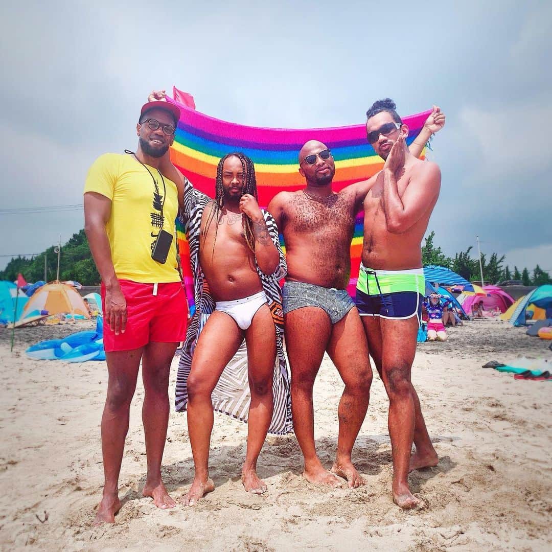 Codyのインスタグラム：「3 years of #melanin  2019➡︎2018➡︎2017」