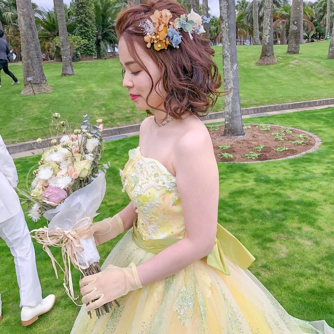 ♡プラコレWedding·⋆*さんのインスタグラム写真 - (♡プラコレWedding·⋆*Instagram)「@placolewedding【#Dressy花嫁 】【#プラコレ】をつけて投稿&フォローしてね♩ . 注目の Dressy記事をPick UP ♥ スワイプしてね＊* -: :-: :-: :-: :-: :-: :-: :-: :-: こちらのお写真は 1枚目>@napi__21 さん 2枚目>@saya_wd_life77 さん 3枚目>@lico_wedding さん 4枚目>@sweetribbon11 さん .  からリグラムさせていただきました✬* 可愛いお写真をありがとうございます♡ :-: :-: :-: :-: :-: :-: :-: :-: :-: . 『#Dressy花嫁』『#プラコレ』の ハッシュタグをつけて写真をUPしてね✦ 花嫁アプリ『Dressy by プラコレ』の 記事に掲載＆リグラムされるかも♩ ┈┈┈┈┈┈┈┈┈┈┈┈┈┈┈┈┈┈┈ . 【ウェディングヘア完全版】ウェディングドレスにあう髪型徹底解説♡ ウェディング記事はコチラ➳♡゛ [ https://bit.ly/2TIM6Uk ] Editor♡kazuyon⑅ . ┈┈┈┈┈┈┈┈┈┈┈┈┈┈┈┈┈┈┈ . 花嫁アプリでは、 プロのアドバイザーに結婚式の相談を何度でも♡ ウェディングドレスの記事や、 自分のウェディングレポを残せちゃう♡” . ＞＞＞TOPのURLからcheck ⋈ @placolewedding ＞＞＞結婚のご相談は プラコレウェディングアドバイザーへ♡ @wedding_adviser ＞＞＞ウェディングレポを残したいなら、 farny by プラコレをcheck ✎ @farny_wedding ＞＞＞ウェディングアイテム＆DIYは farnyアイテムをcheck ❁ @farny_wd.item >>>沖縄フォトウェディングの予約は ainowa(あいのわ)をcheck✈ @ainowa_okinawa >>>素敵なドレスに出会いたい花嫁さま♡ @dressyonline_をcheck👗 . みなさまからのいいねや保存 コメントをお待ちしています♥ 「このウェディングドレス可愛い！」 「ヘアスタイルも気になる！！」 「今の花嫁さんの流行りは！？」etc. . ┈┈┈┈┈┈┈┈┈┈┈┈┈┈┈┈┈┈┈ #プレ花嫁 #卒花 #花嫁 #卒花嫁 #結婚準備 #花嫁準備 #撮影指示書 #weddingtbt #weddingdress #ウェディングドレス #運命の一着  #花嫁コーディネート #挙式レポ #卒花しました #試着レポ #farnyレポ #前撮り #後撮り #関東花嫁 #関西花嫁 #花嫁ヘア #ダウンヘア」8月21日 11時57分 - placole_dressy