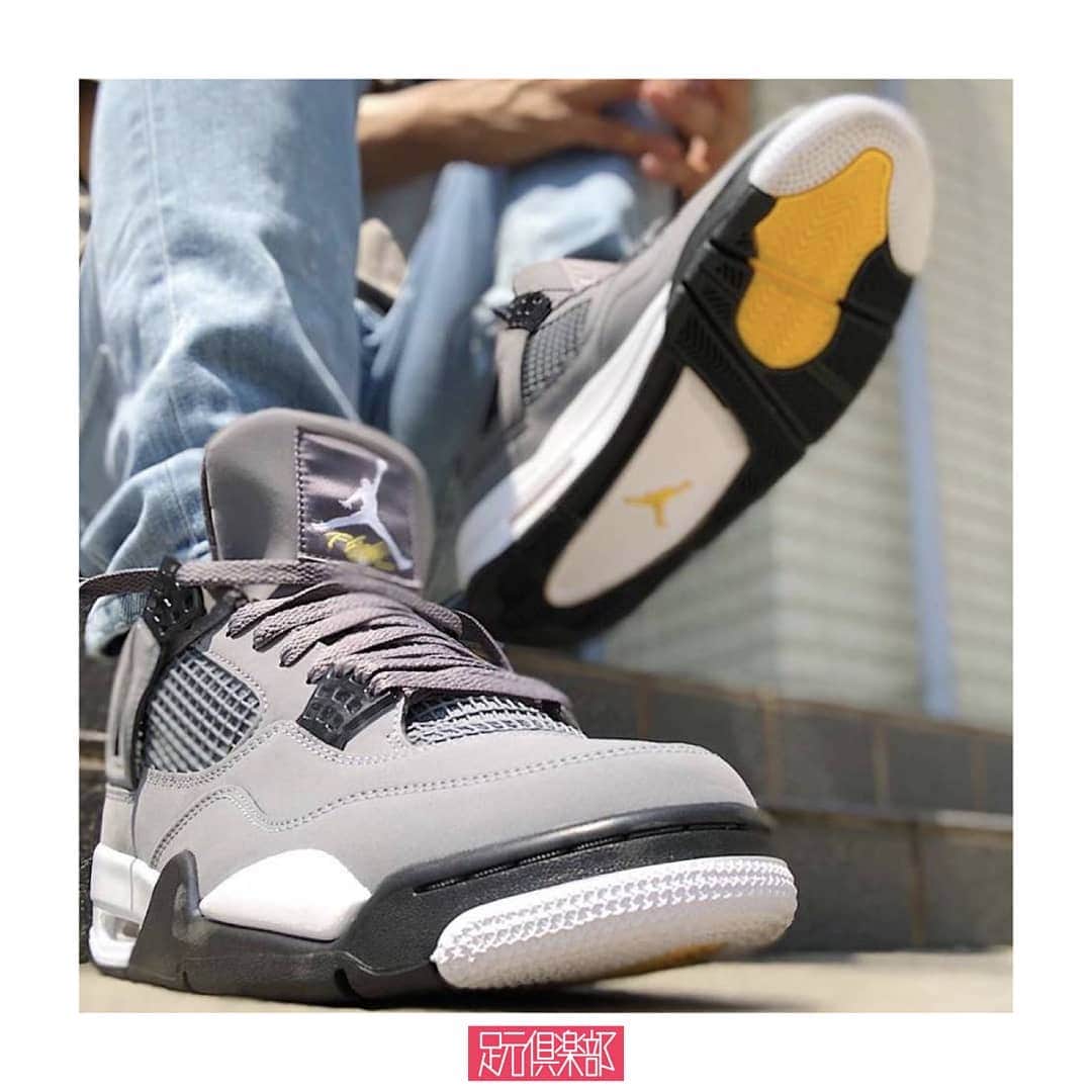 のインスタグラム：「誕生から30周年を迎えた[AIR JORDAN 4]から人気カラー”COOL GREY”が復刻。マットな質感のヌバックでアッパーを構築し、シュータンやアウトソールにはイエローを絶妙な加減で配色。現代に蘇生した"クール"なルックスに心惹かれる逸足。 . (@tsunehiko0509 )さんの足元倶楽部 . ブランド : NIKE モデル名:  AIR JORDAN 4 RETRO "COOL GREY" . ▼今すぐフォローして最新情報をチェックしよう！ 【NIKE 公式アカウント】 ⇒#@nike . #エアジョーダン #エアジョーダン4 #airjordan #airjordan4 #aj4#足元倶楽部 #足元くら部 #スニーカー #靴 #スナップ #운동화 #newkicks #sneakerheads #sneakerfreak #sneakercon #sneakerfreaker #ストリート #今日のファッション #ファッションコーデ #セレクトショップ #今日の服 #シンプルコーデ #ストリートファッション #デニム #オシャレ #mensclothing #coordinate」