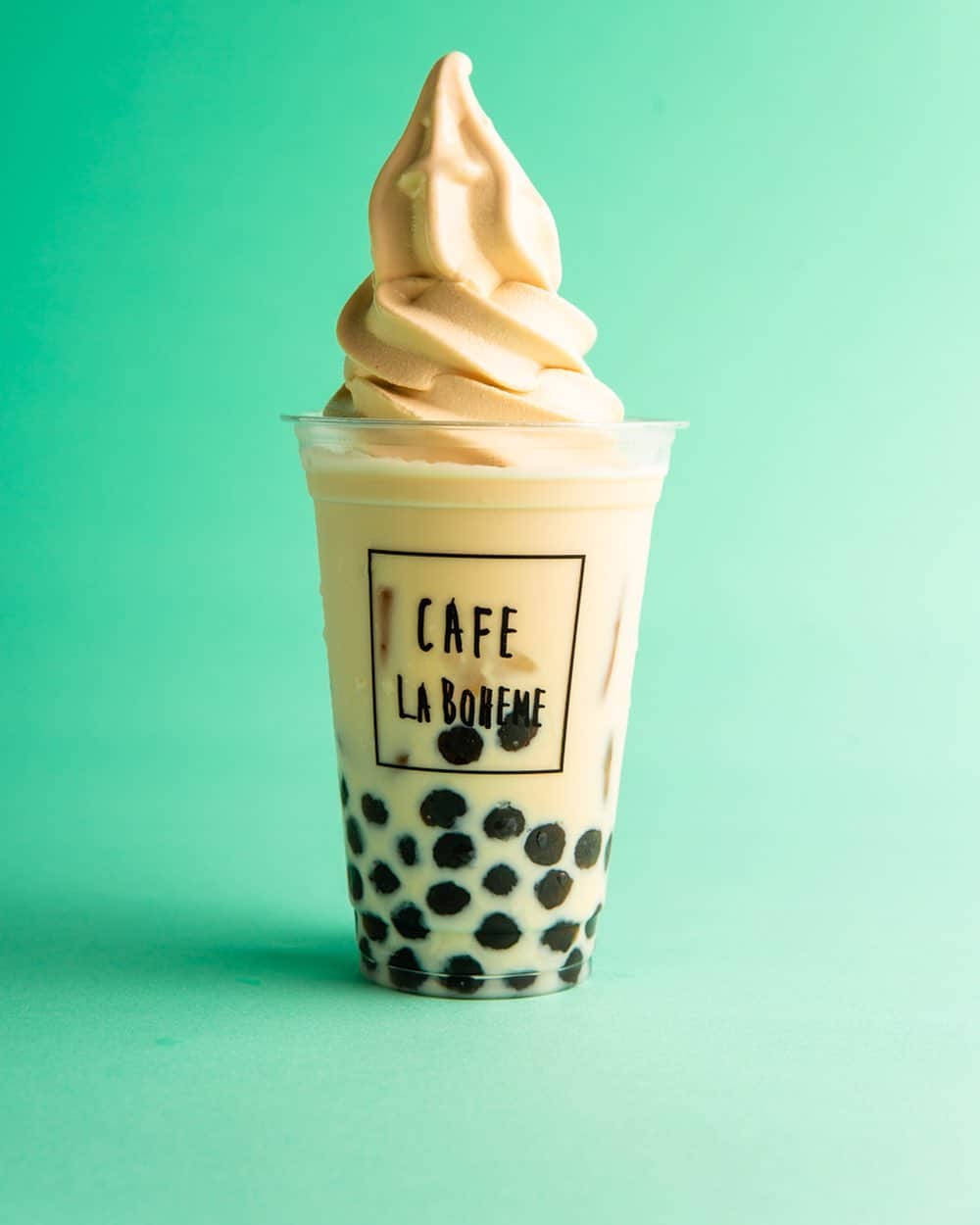 カフェ ラ・ボエムさんのインスタグラム写真 - (カフェ ラ・ボエムInstagram)「Cool down this summer with our newest summer menu item! Chewy tapioca pearls add a fun new twist to our Darjeeling Milk Tea Float. Only Available at La Boheme Qualita Shibuya until the end of this month! . #cafelaboheme #laboheme #カフェラボエム #ラボエム #カジュアルイタリアン #ピザ #パスタ #ワイン #デート #tokyo #japan #instafood #foodporn #foodie #cooking  #tasty #yummy #delicious #hungry #일본 #음식  #tapioca #タピオカ #darjeeling #milkteafloat」8月21日 12時01分 - boheme_gd
