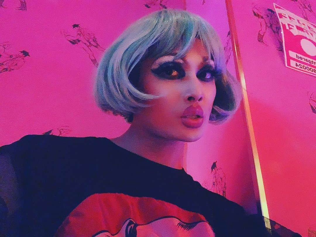 舘野将平さんのインスタグラム写真 - (舘野将平Instagram)「This is me💋💎💗 ※ただの趣味です  #thisisme #dragqueen#LGBT#🌈 #fashion#ドラッグクイーン#新宿二丁目 #hairstyle#makeup#メイク#ゲイバー #撮影#shooting#女装 #もうちょっと綺麗になりたかった #意識は #バーレスク #17時間 #ハイヒール #死んだ」8月21日 12時23分 - shohei_tateno_921