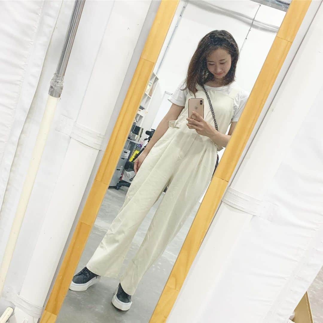 筒井萌子のインスタグラム：「* @pocher_official のお洋服届いた🦁✨ 撮影に着て行ったら好評でした♪♪ 楽チンスタイルがいいよね〜*•.❥◡̈*.。 コーディネートもっとみたいという質問を この間頂いたのでたまーにのせるね☺️ ・ #筒井萌子 #女優 #actress #モデル #model #岡山  #shooting #instagood #instalike #converse #撮影 #followme #instalike #ゴルフ #ゴルフ女子 #ゴルフコーデ #골프 #좋아요반사 #좋아요그램 #좋아요환영 #데일리그램 #패션 #오오티디 #카페 #エスティーローダー  #化粧水」