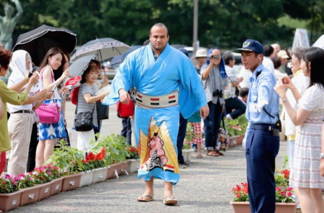 大砂嵐金崇郎さんのインスタグラム写真 - (大砂嵐金崇郎Instagram)「If it is not Oosunaarashi , Then WHO !? 🤨 If it is not now , then WHEN !? 😒  سؤالين ملهمش إجابة .. 🤨لو مش اوسونااراشي ، هيكون مين !؟ 😒لو مش دلوقتي ، هيكون امتا !؟ #فرعون_السومو #حملة_فرعون #مصر #مصري  #تحدي #سومو_مصر #سومو_بالعربي #شعلان_سومو #بودي_سومو #أخبار_حلوة  #اعمل_شير_واسعى_في_الخير 😅  #大砂嵐  #Osunaarashi #Egypt  #Egyptian  و اكيد  #يومكم_بيضحك」8月21日 12時53分 - oosunaarashi