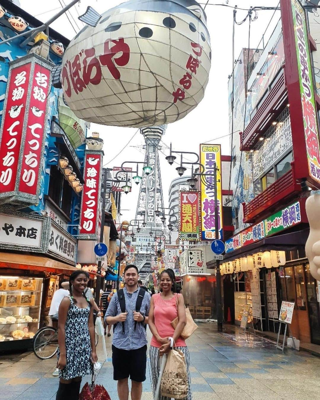 MagicalTripさんのインスタグラム写真 - (MagicalTripInstagram)「👘 : Osaka Local Foodie Tour⠀ 📍 : Osaka⠀ #magicaltrip#magicaltripcom#japantour #tokyotour #wheninjapan #love_bestjapan #igersjapan #ig_japan #team_jp_#tokyo #tokyotour #discovertokyo #tokyonight #tokyomemory #thingstodointokyo #magicaltripkyoto #tokyobarhopping #barhopping #visittokyo #tokyojapan #magicaltriptour #japantravel #japantrip #visitjapan #visittokyo #ilovejapan #lovejapan #japanlover #kyototrip #osakatrip」8月21日 13時03分 - magicaltripcom