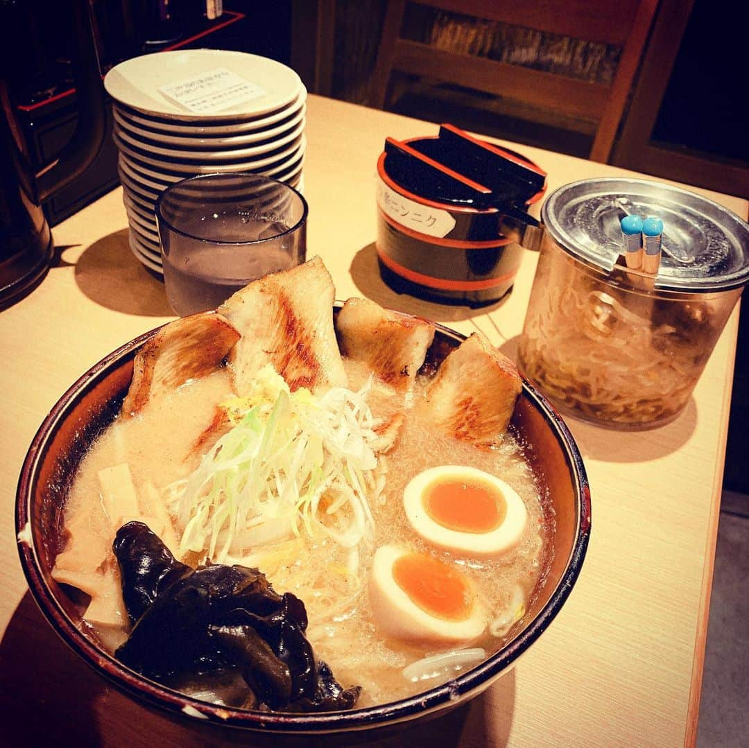 HIROさんのインスタグラム写真 - (HIROInstagram)「お台場をウロウロしてたらラーメン国技館(￣∇￣) #ラーメン国技館 #ラーメン #ディナー #東京 #グルメ #お台場 #みその」8月21日 18時56分 - hiro19770420