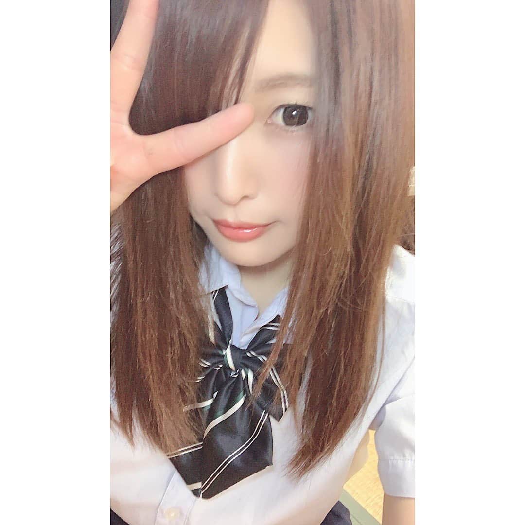 新村あかりのインスタグラム：「jkコスしたよんよん」