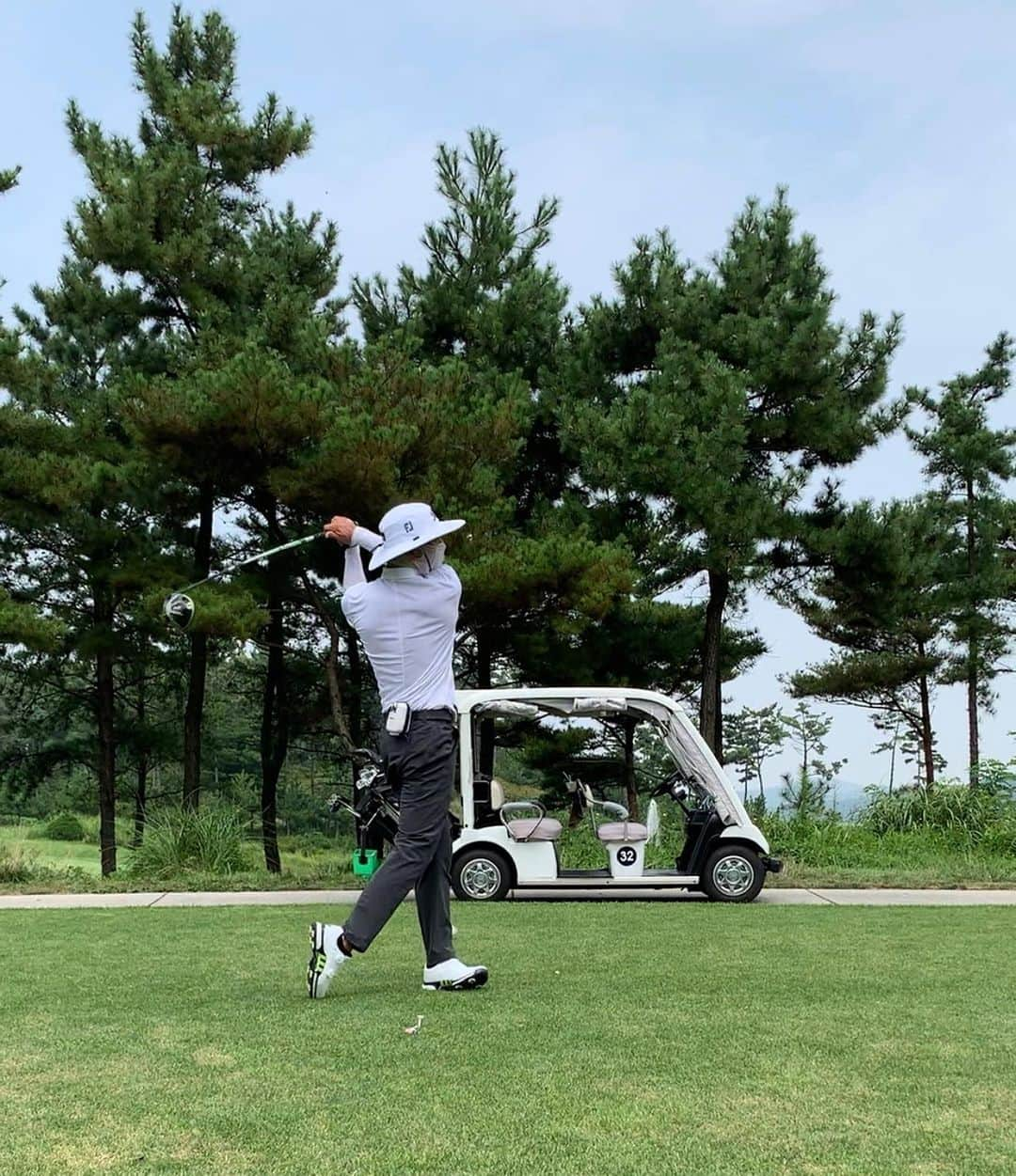 ファン・チヨルさんのインスタグラム写真 - (ファン・チヨルInstagram)「새신을 신어서 오늘 잘맞나봐요🏌🏼‍♀️ #아디다스투어360xt트윈보아#착화감굿#두번째싱글#78#아침운동#이열치열#황치열」8月21日 14時41分 - chiyeul7102