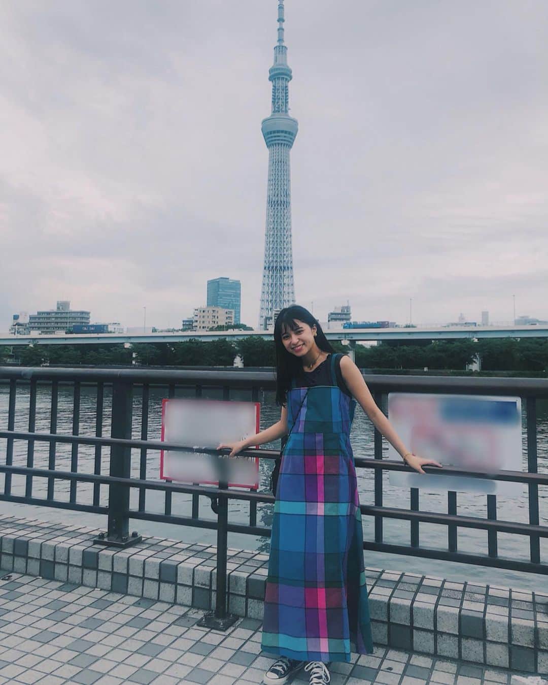 中尾萌那のインスタグラム：「東京観光しました！！ もなか食べた、、🤭 #スカイツリー #浅草」