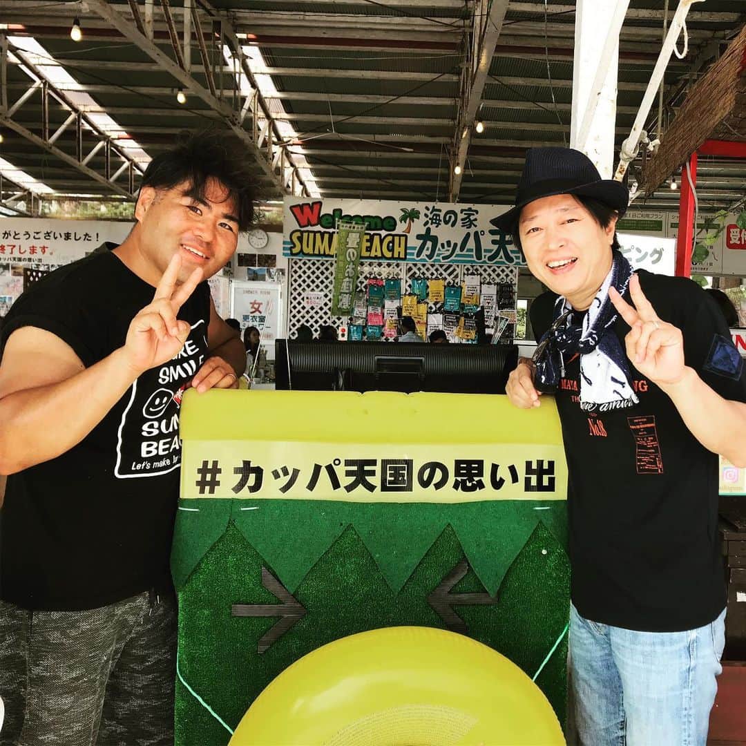 中野耕史のインスタグラム：「#KissFM #4seasons でお話した須磨海岸の海の家カッパ天国⛱ たくさんの夏の思い出がある海の家の営業も今シーズンがラスト。 今夜午後4時30分からはアコースティックライブもあるそうです♪ 穴子の天ぷらもウマウマです😊 是非遊びに出掛けてください🏝」