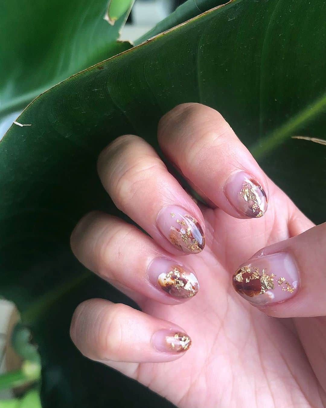 山本いさ奈さんのインスタグラム写真 - (山本いさ奈Instagram)「Nail♥️ どーしてもブラウン系がしっくりきてしまう🥺✨ #nail#brown#hand#nails」8月21日 16時29分 - _____isana_____