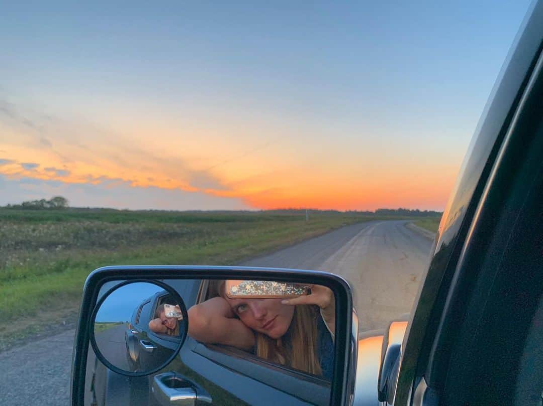 ヴラダ・ロスリャコヴァのインスタグラム：「Off to Siberian remote place.」