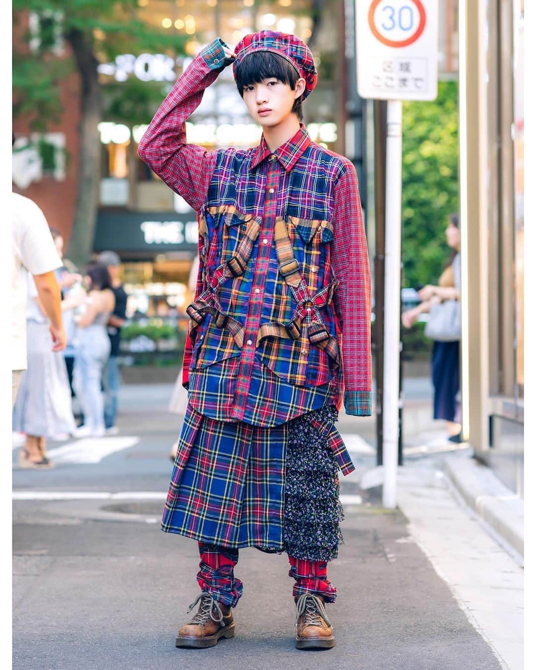 Harajuku Japanさんのインスタグラム写真 - (Harajuku JapanInstagram)「19-year-old Japanese student Shotaro (@nezucchi_1_6) - who works part time at @HEIHEI_Laforet_Harajuku - on the street in Harajuku. He’s wearing a plaid HEIHEI beret, HEIHEI harness shirt, HEIHEI skirt over plaid pants, and Dr. Martens boots.」8月21日 16時40分 - tokyofashion