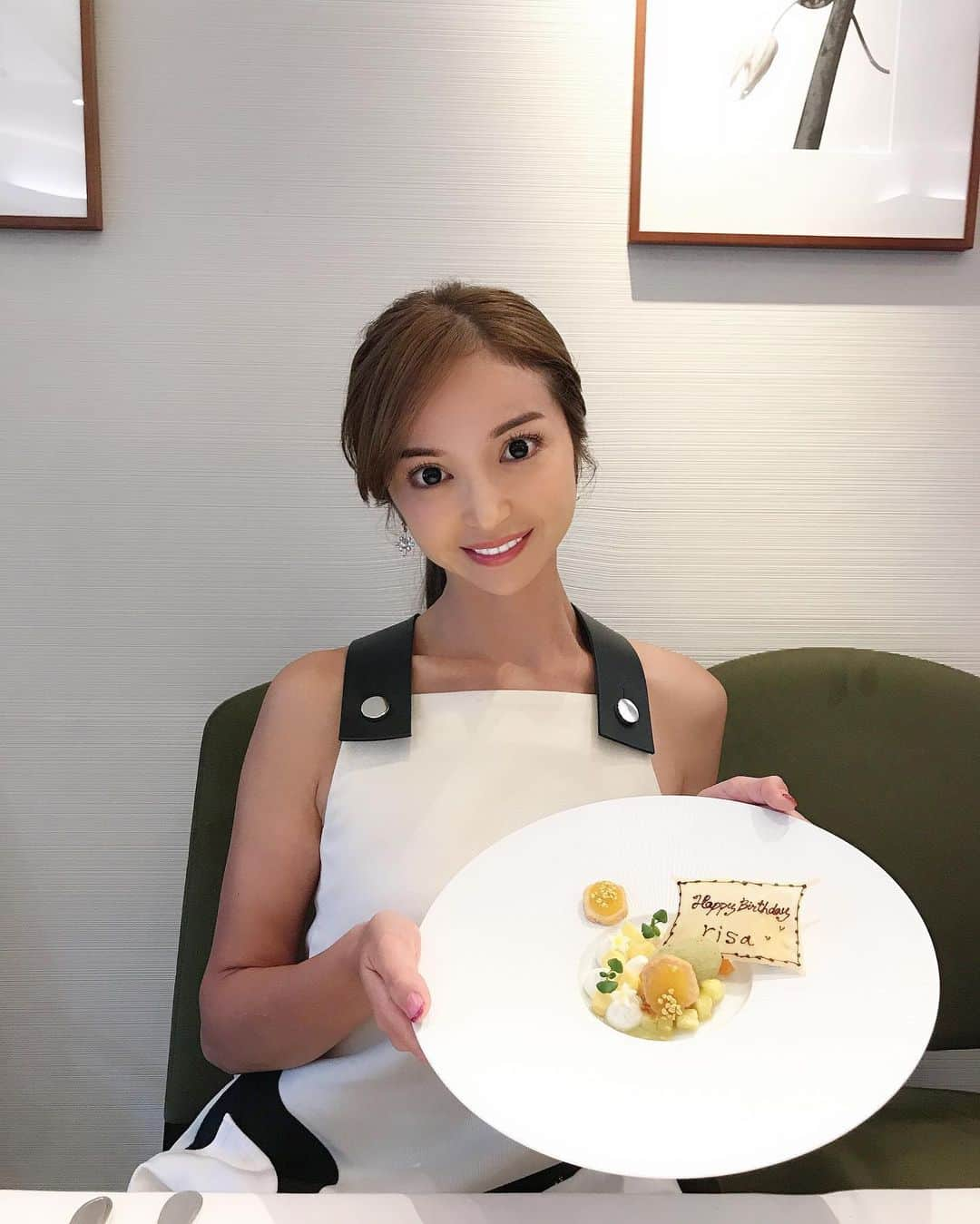 佐藤衣里子さんのインスタグラム写真 - (佐藤衣里子Instagram)「りさのHappy Birthday🎂💕 久々に二人でlunch🍽✨👧 普段はりりちゃんがいるからバタバタだけど今日はゆっくり落ち着いてlunchできた😋💓 りさもリフレッシュできたかなー？☺️ はじめて行ったフレンチでした✨ 美味しかった♡(((o(*ﾟ▽ﾟ*)o)))♡#french#lunch#friends#loveislove#likes」8月21日 17時00分 - eriko0625