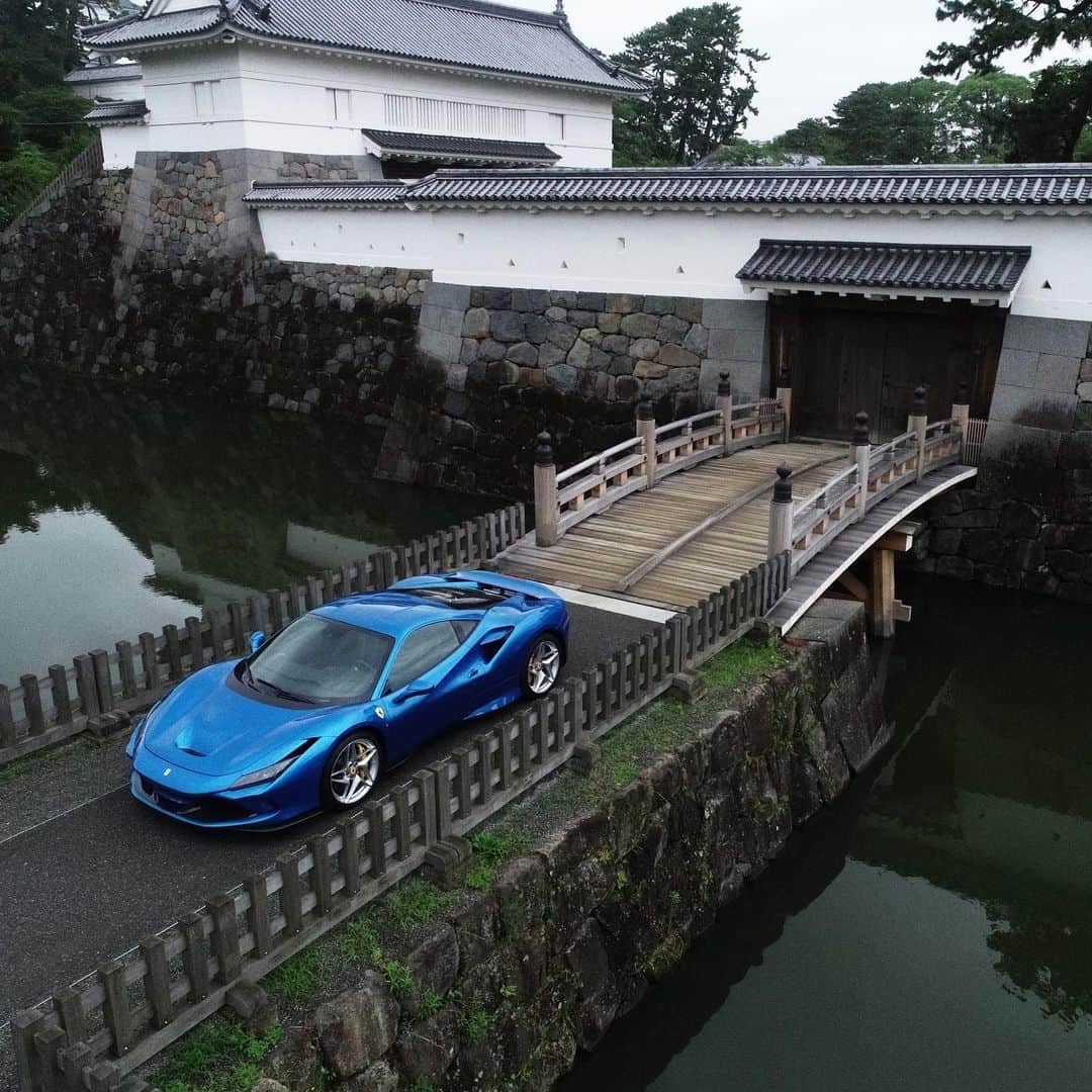 Ferrari Japanさんのインスタグラム写真 - (Ferrari JapanInstagram)「どの角度から眺めても印象的で大胆な #FerrariF8Tributo . #Ferrari #F8Tributo #小田原 #小田原城 #carswithoutlimits #dreamcar #V8 #Japan #日本」8月21日 17時13分 - ferrarijpn