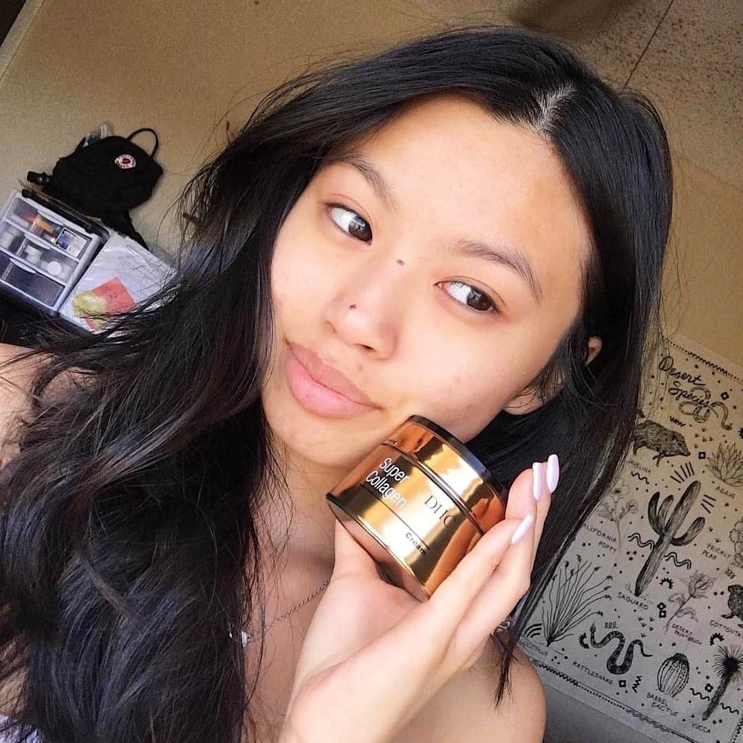 DHC Skincareさんのインスタグラム写真 - (DHC SkincareInstagram)「Tomodachi thoughts by @tbhkatelyn✨ _ "The secret to keeping my skin hydrated and radiant? I’ve been using @dhcskincare  #SuperCollagen collection —  Super Collagen Cream, Super Collagen Supreme and Super Collagen Mist! This line keeps my face glowing everyday! I’ve always struggled with uneven skin tone and dullness, but after using these three gems, I can see a major difference, leaving me with dewy skin every morning and night! The cream also feels lightweight enough to wear everyday and my face always feels hydrated even after a long day of school."- #DHCtomodachi #DHCisJBeauty」8月22日 4時08分 - dhcskincare