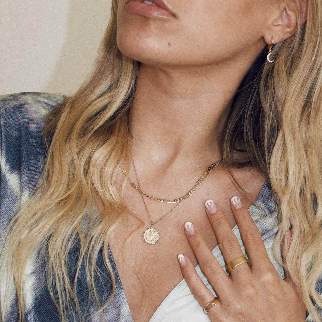 Camden Scottのインスタグラム：「Fuego girl summer 🔥」