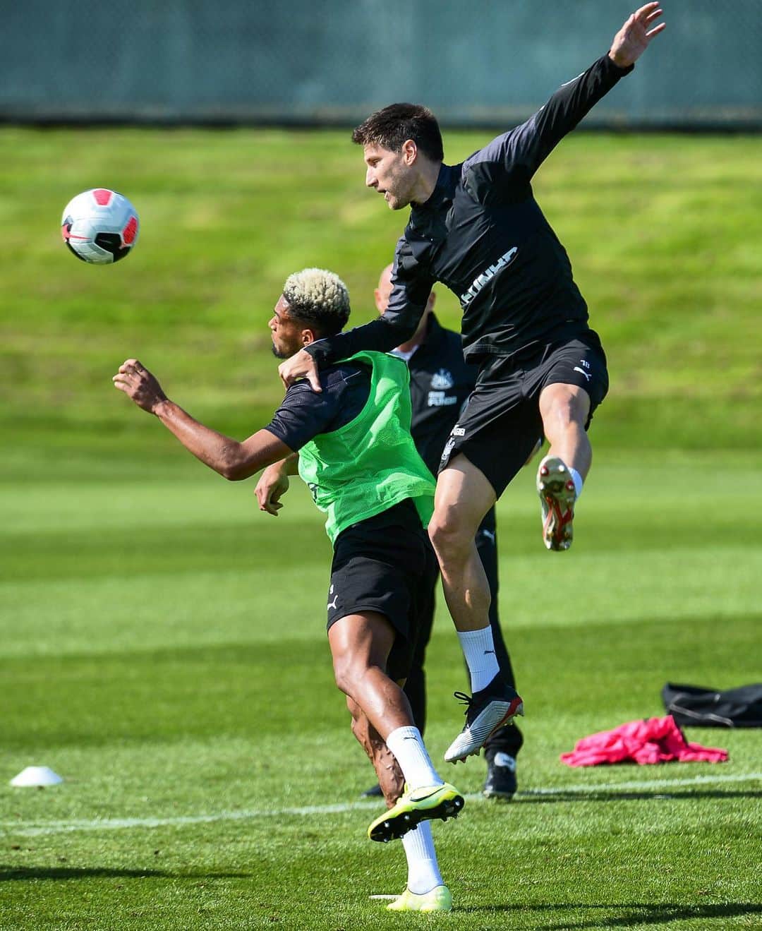 フェデリコ・フェルナンデスのインスタグラム：「Training ahead of Spurs 🇧🇷🇦🇷」