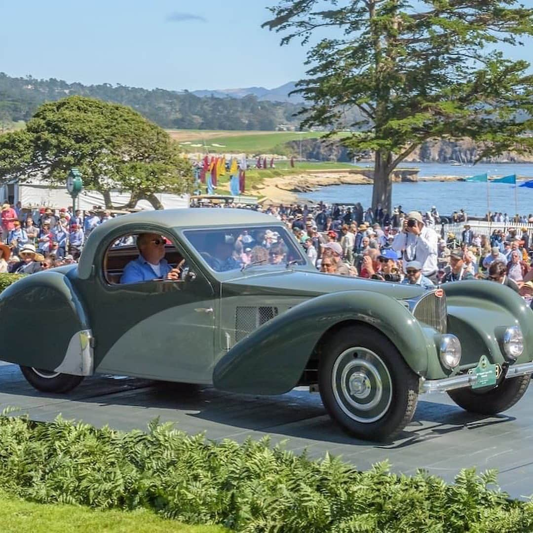 ブガッティさんのインスタグラム写真 - (ブガッティInstagram)「Recently we had the pleasure of presenting Centodieci, an homage to the EB110, at The Quail - A Motorsports Gathering. Our proud display at the Concours d’Elegance, Pebble Beach, included La Voiture Noire, making its first US appearance alongside iconic EB110, Veyron, Divo and Chirons. Experience the exclusive event for yourself here. #BUGATTI #Centodieci #BUGATTICentodieci #EB110 #LaVoitureNoire #Type57 #BUGATTI110ans La Voiture Noire: @cars247 @hunterswift」8月22日 3時18分 - bugatti