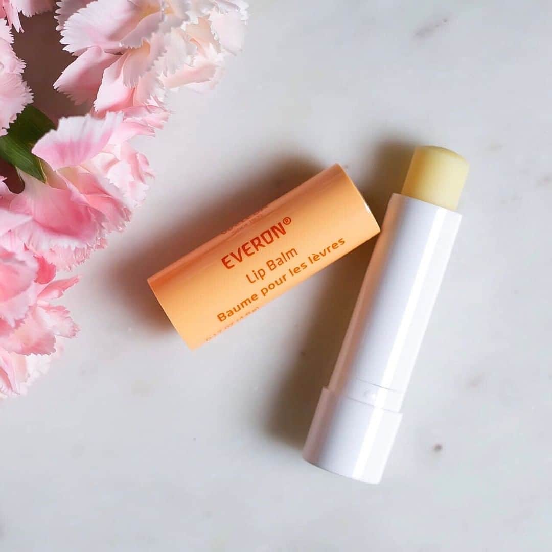 Weledaのインスタグラム：「Have you tried our Ever Lip Balm? 🌸 It's formulated with jojoba oil, precious rose wax, and moisturizing shea butter to nourish dry and delicate lips!」