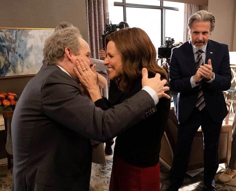 ジュリア・ルイス＝ドレイファスさんのインスタグラム写真 - (ジュリア・ルイス＝ドレイファスInstagram)「This is a bts photo of Peter MacNicol’s last scene in the last episode of the last season of @veephbo. We were so thrilled to be able to have a scene together and the chance to concurrently scream foul obscenities at Jonah Ryan (@timothycsimons ). What a delight.  #veep」8月22日 3時57分 - officialjld