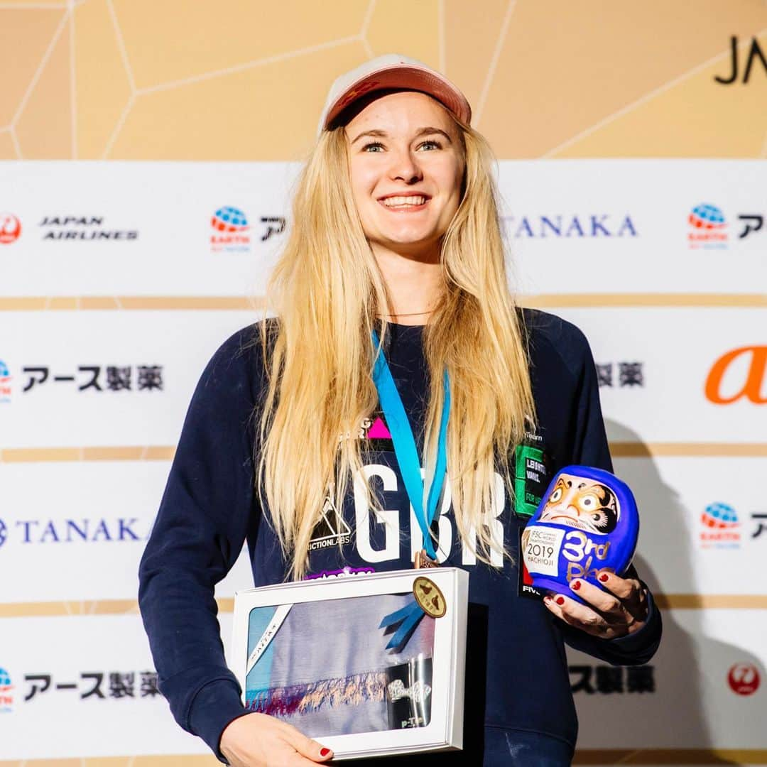 レッドブルさんのインスタグラム写真 - (レッドブルInstagram)「IFSCクライミング世界選手権2019八王子にて、レッドブル・アスリートが多数のメダルを獲得🎉 ・ 写真1.2 🥈アレクサンダー・メゴス @alexandermegos 🇩🇪 ・ 写真3.4 🥇ヤンヤ・ガンブレット @janja_garnbret 🇸🇮 ・ 写真5.6 🥉ショーナ・コックジー @shaunacoxsey 🇬🇧 ・ #新競技に翼をさずける #ifsc #sportsclimbing #climbing #bouldering #クライミング #ボルダリング #redbull #レッドブル #翼をさずける #レッドブルアシュラ #redbullasura」8月21日 19時06分 - redbulljapan