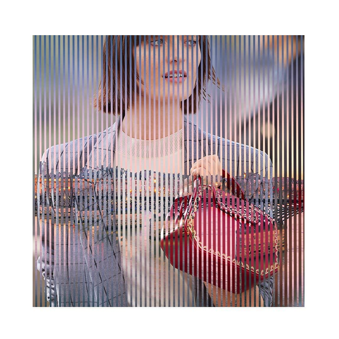 カルティエさんのインスタグラム写真 - (カルティエInstagram)「Mood of the day: Heading off for a summer adventure. Swipe right to shop. #CartierSummer #GuirlandedeCartier」8月21日 18時59分 - cartier