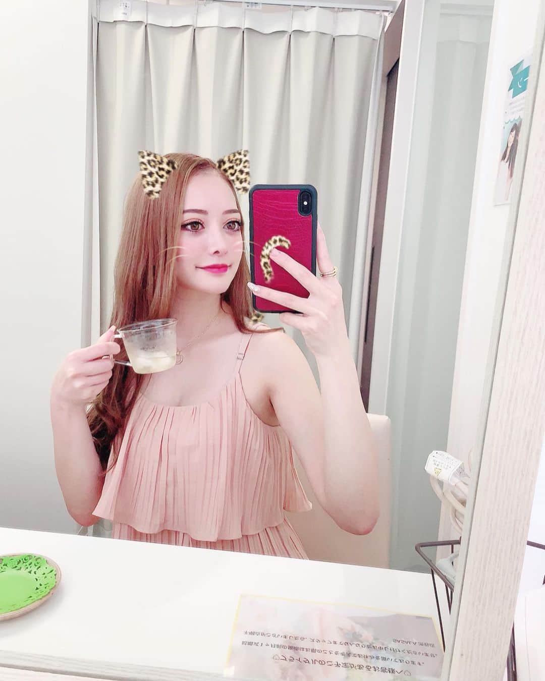 伊東亜梨沙さんのインスタグラム写真 - (伊東亜梨沙Instagram)「今月もSASALA渋谷店で全身脱毛してきました👧💕 全身脱毛なのに1時間以内にぱぱっと終わるのが最高で通い続けてます✨ . スタッフの方も皆さん優しいし、しっかりとした個室なので安心て施術を受けられます💋 . . SASALA名古屋店が8/24(土)にオープンするらしく、もう予約開始してるらしいのでお近くに住んでる方は是非👏💕 . .  @sasala_official﻿ . ﻿#脱毛サロン #エステ脱毛 #脱毛 #美肌 #SASALA #ササラ  #新宿#銀座#渋谷 #SHR脱毛 #ISハイブリット脱毛 #セルフホワイトニング #SASALA早美部」8月21日 19時01分 - arisa__917m