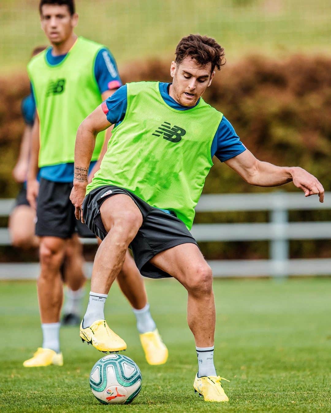 イバイ・ゴメスのインスタグラム：「¡Seguimos preparando el siguiente partido! ⚽️💪🏼 Aupa @athleticclub ! 🦁 🔴⚪️」