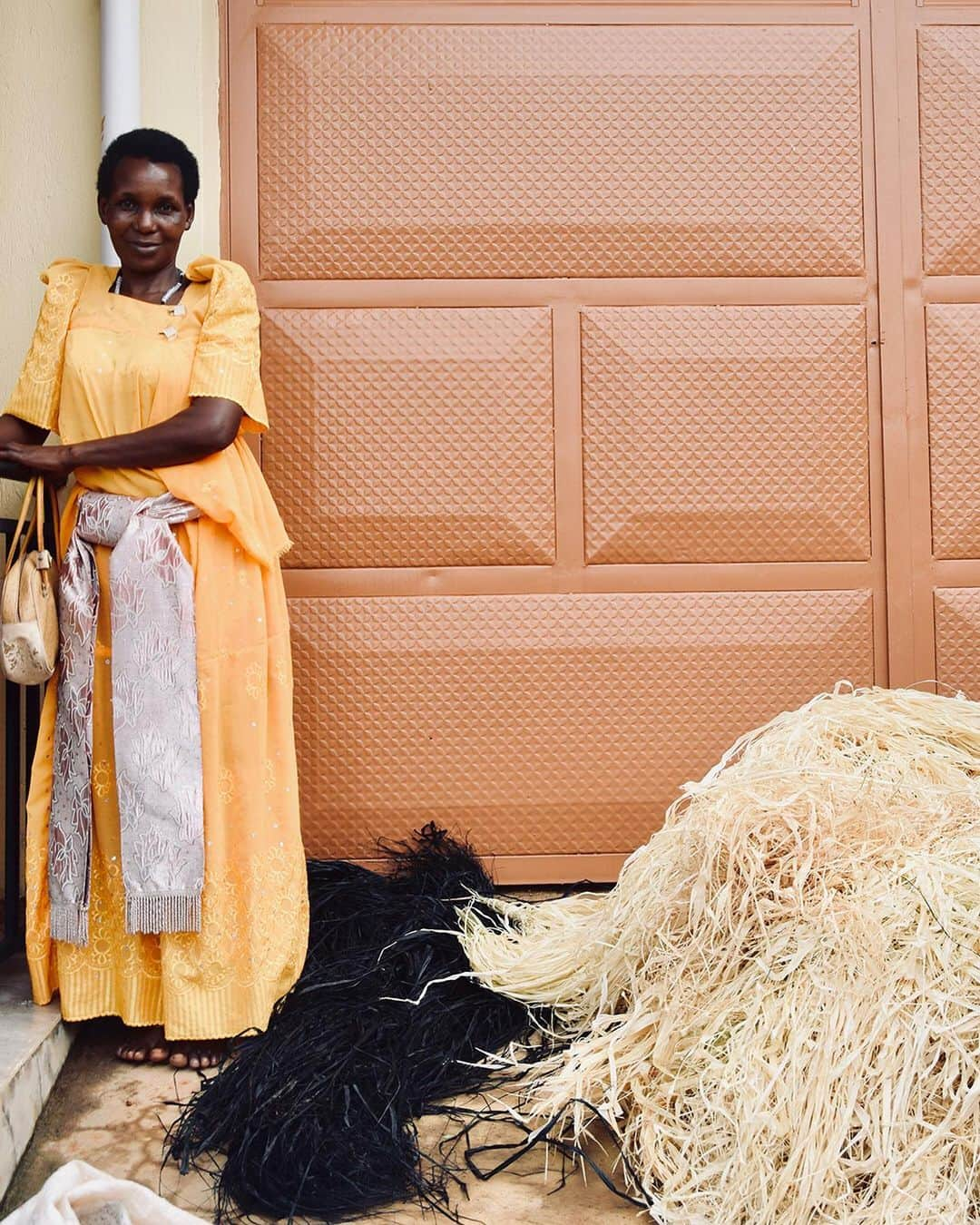 ARKETさんのインスタグラム写真 - (ARKETInstagram)「Made in Uganda and Rwanda by social entrepreneurs who use their businesses to create life-changing opportunities for people in their communities, these baskets are handmade and one of a kind. The intricate texture is created by combining sweetgrass with fibres from the sisal leaf and dyed using only organic dyes. Discover the limited edition handmade baskets: link in bio. - #ARKET #allacrossafrica」8月21日 19時19分 - arketofficial