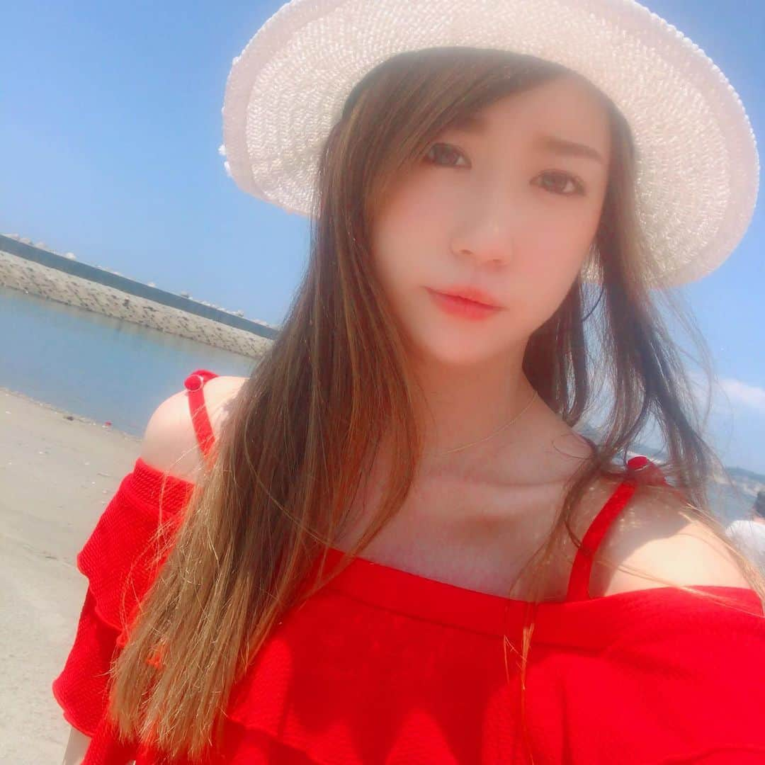 上原泰子さんのインスタグラム写真 - (上原泰子Instagram)「. ▽ 夏はそろそろ終わるのか🤷‍♀️ . . #全然海行ってない #泳げないくせに #浸かるだけ #そして溺れそうな犬かきして終わる #海#sea#水着#ビーチ#菖蒲田#ビジョビ#夏#summer」8月21日 19時34分 - yasupi1107