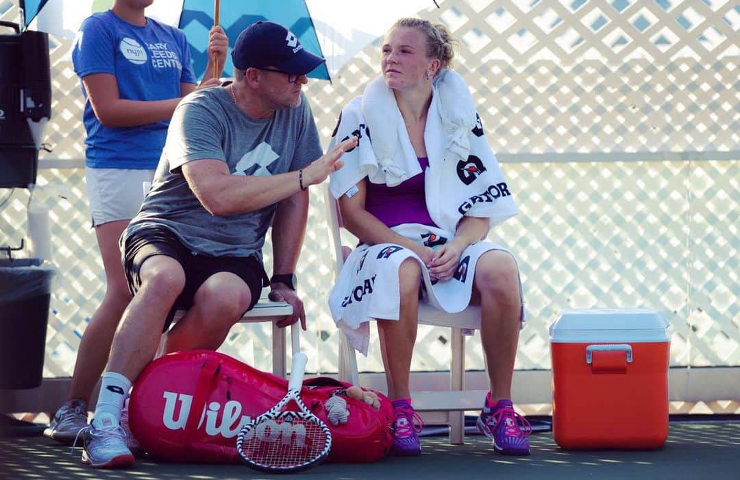 カテリナ・シニアコバさんのインスタグラム写真 - (カテリナ・シニアコバInstagram)「Power of reflection 🤗☺️ see you in next round today @nyjtl 🎾」8月21日 19時27分 - siniakovakaterina