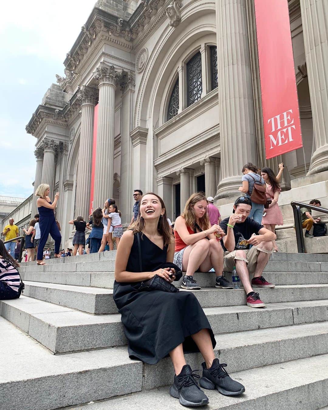 かんだまのインスタグラム：「gossip girl好きとしては、見つけた瞬間写真を撮らずにはいられなかった☺︎ 今はもう帰国しております🇯🇵 #だま服」