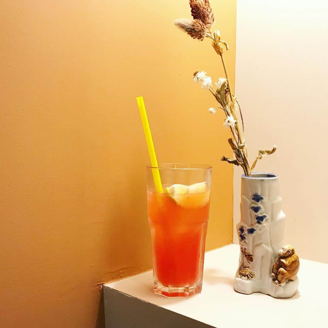 平野紗季子さんのインスタグラム写真 - (平野紗季子Instagram)「夏のありがとう ドライなスイカジュース🍉🍉🍉 飲むとため息が減る」8月21日 20時09分 - sakikohirano