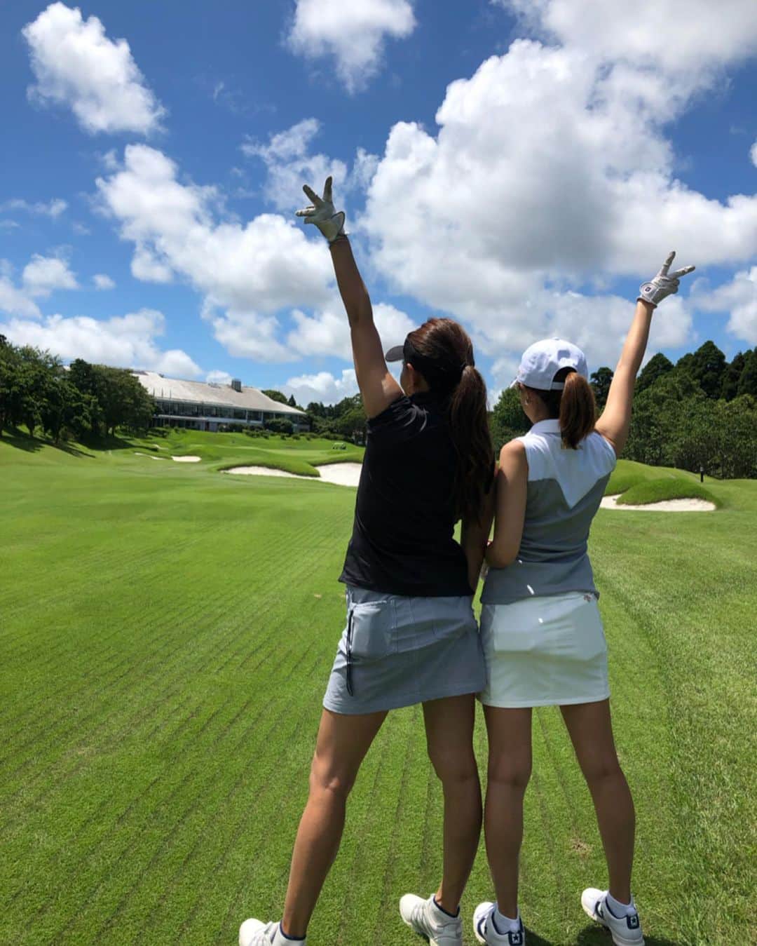 岩崎静羅さんのインスタグラム写真 - (岩崎静羅Instagram)「☺︎ 大好きなコース&メンバーとの最高ゴルフ⛳️ 調子良かったから行けると思ったけど カレドニアンの罠にはまりました。。。 最近後半の後半が酷い😂 平均スコアが大幅にダウン💦 ちっ。。 思ってたんと違ったスコアは2枚目に笑 * #155cm #ゴルフ女子 #大人ゴルフ女子  #descentegolf #デサントゴルフ golfwear #golfr #golf #ゴルフウエア #rizapgolf #ライザップゴルフ  #エロふわボディ サボりすぎ！！ #高尔夫 #골프 #골프웨어」8月21日 20時10分 - seeeeiiiiraaaa
