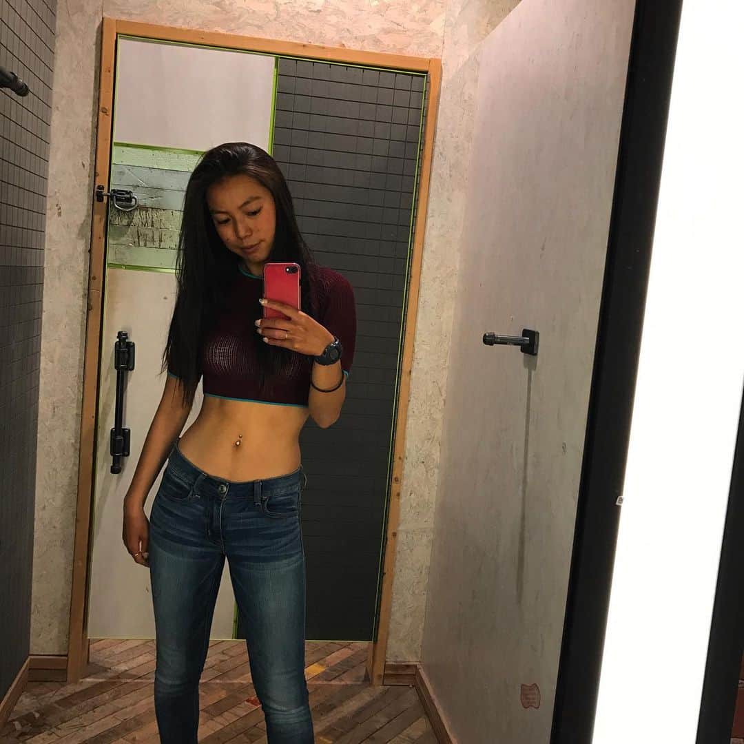 のインスタグラム：「🦅🖤」