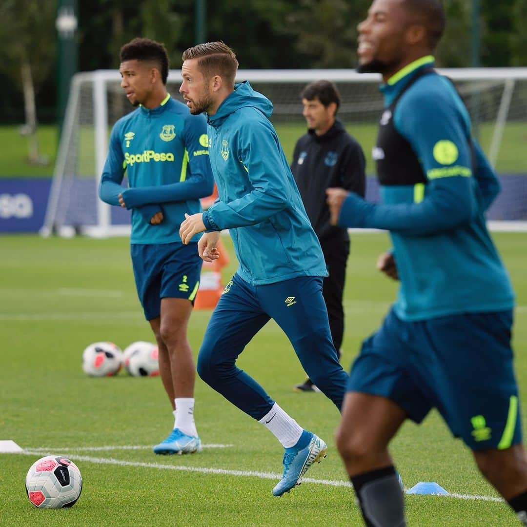 エヴァートンFCさんのインスタグラム写真 - (エヴァートンFCInstagram)「🔜 Friday night football! 🙌 • • • #everton #blues #toffees #training #coyb #nsno #astonvilla #avfc #friday #fnf #premierleague #pl」8月21日 20時20分 - everton